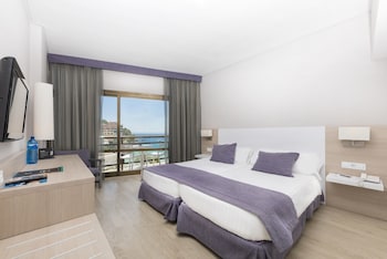 be live adults only marivent