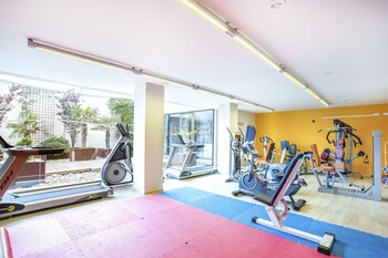 be live adults only marivent