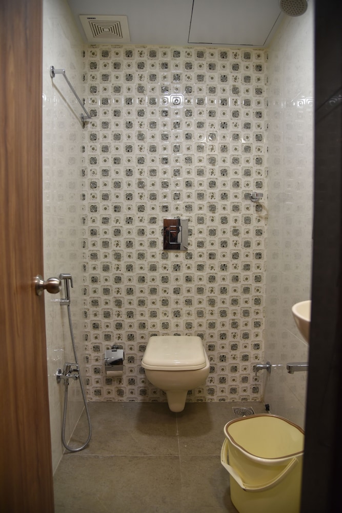 hotel flora fountain