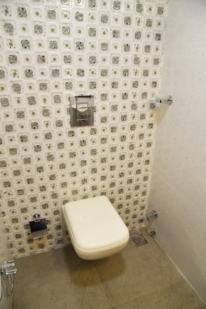 hotel flora fountain