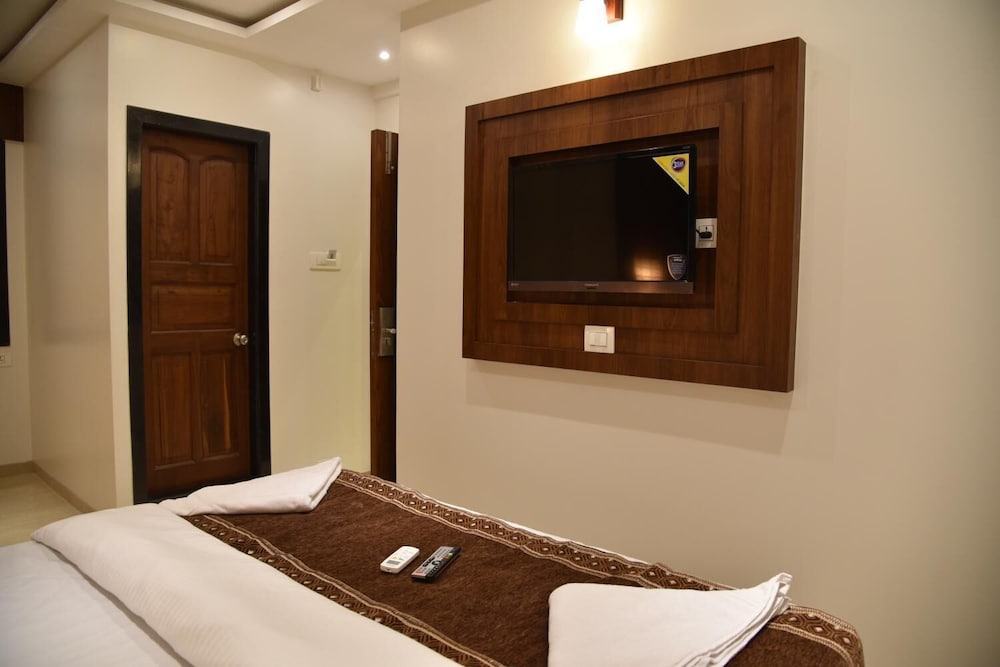 hotel flora fountain