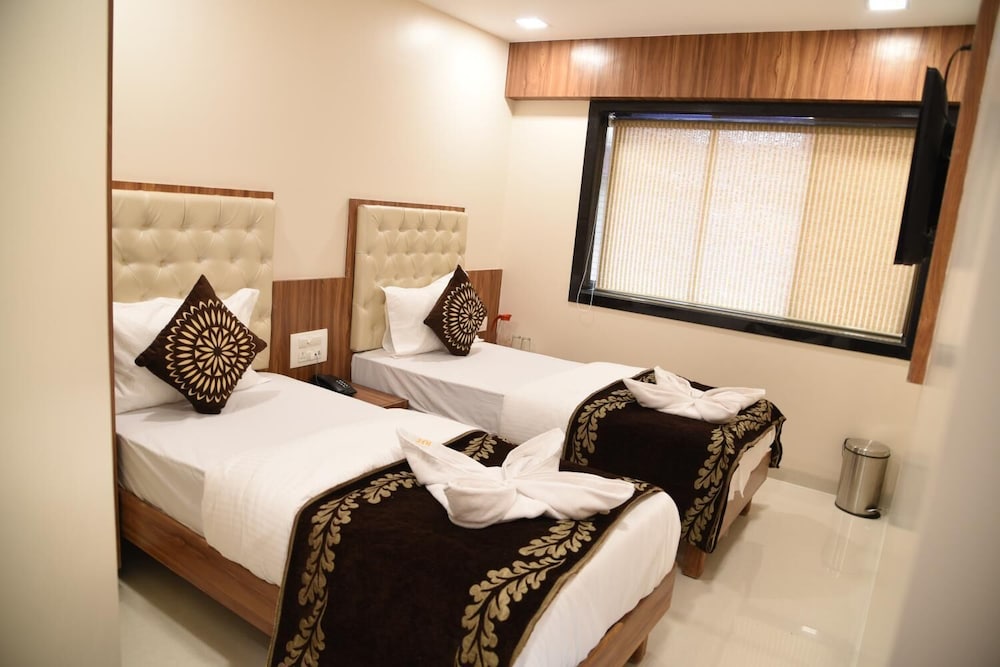 hotel flora fountain