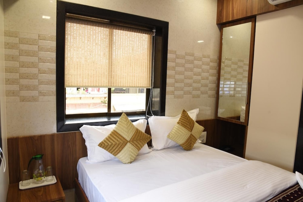 hotel flora fountain