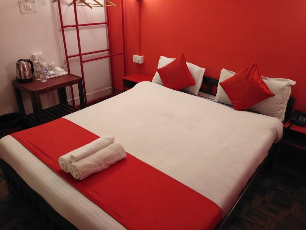 hotel flora fountain