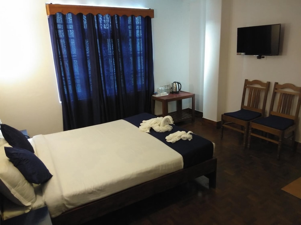 hotel flora fountain