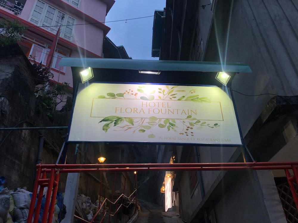 hotel flora fountain