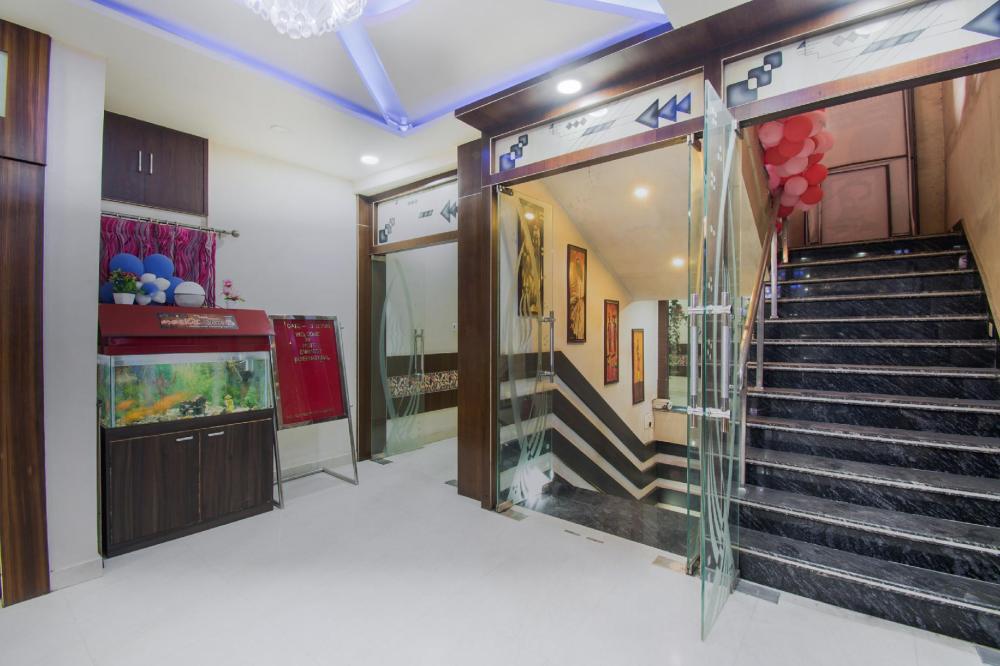 hotel embassy international