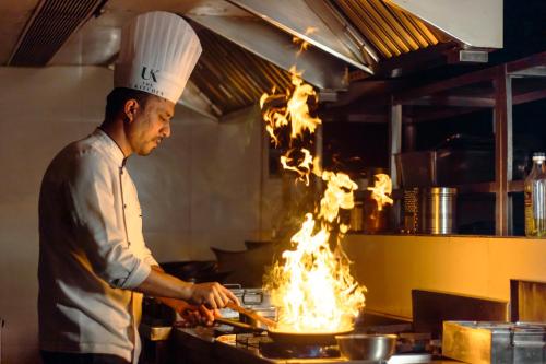 udman by ferns n petals chattarpur