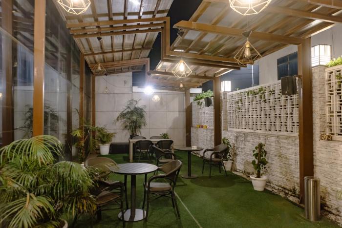 udman by ferns n petals chattarpur