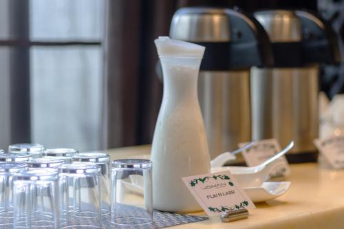 udman by ferns n petals chattarpur