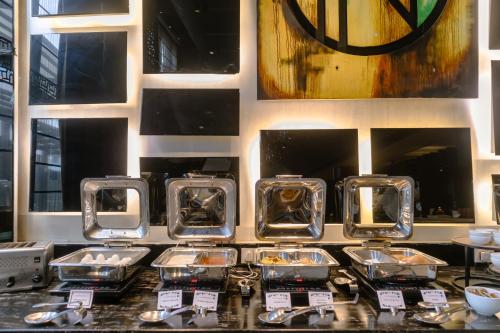 udman by ferns n petals chattarpur