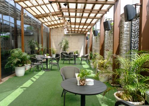 udman by ferns n petals chattarpur