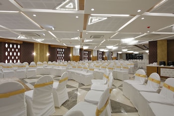 hotel pragati the grand