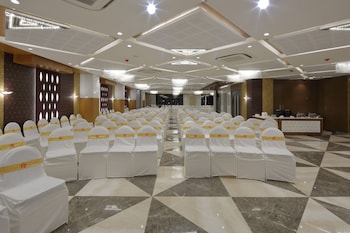 hotel pragati the grand