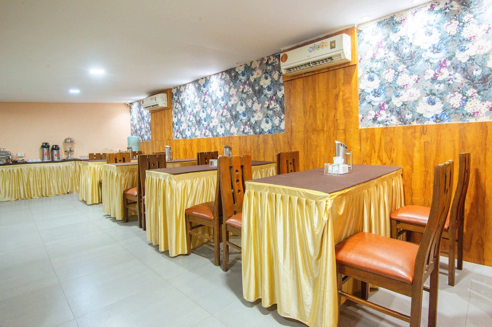 Treebo Anam International,Grant Road,3 star
