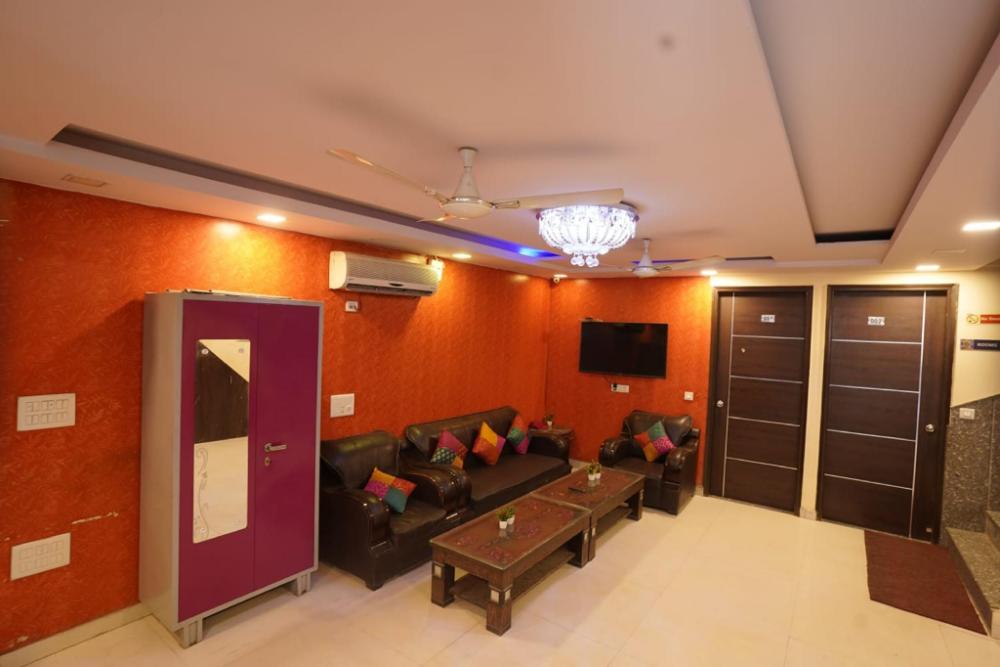 hotel tourist palace