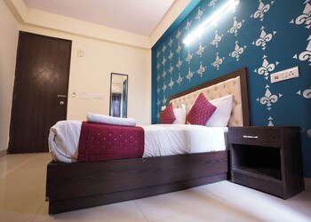 hotel tourist palace