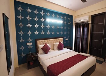 hotel tourist palace