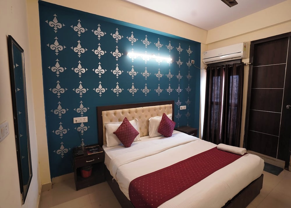 hotel tourist palace