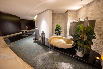 marriott hotel al jaddaf dubai