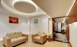 white castle boutique apartment hotel