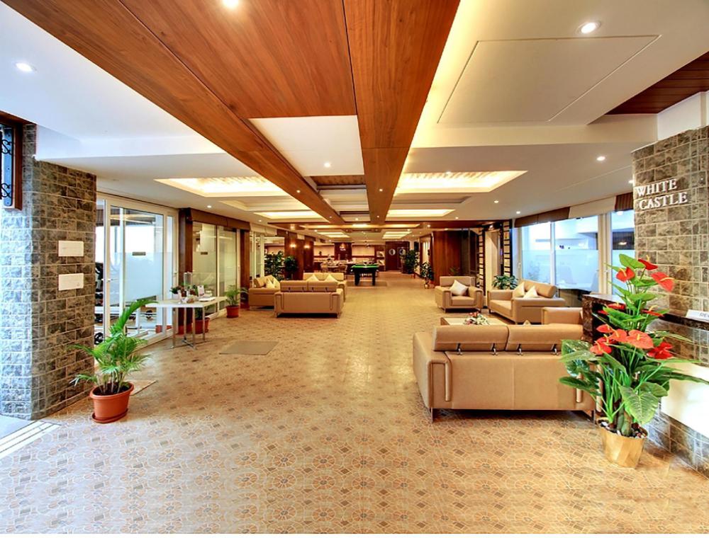 white castle boutique apartment hotel