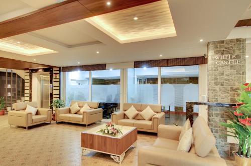 white castle boutique apartment hotel