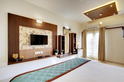 white castle boutique apartment hotel