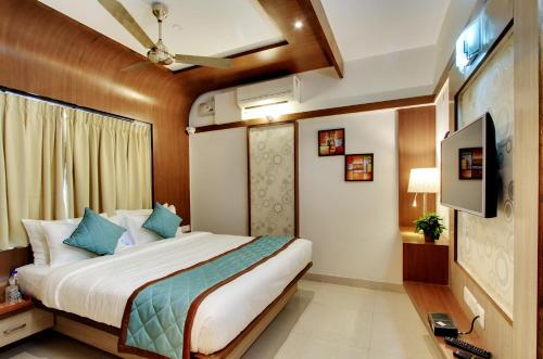 white castle boutique apartment hotel