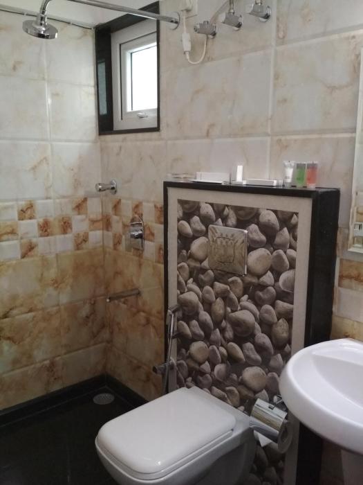 white castle boutique apartment hotel