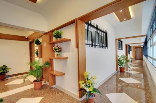 white castle boutique apartment hotel