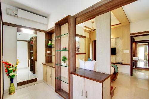 white castle boutique apartment hotel