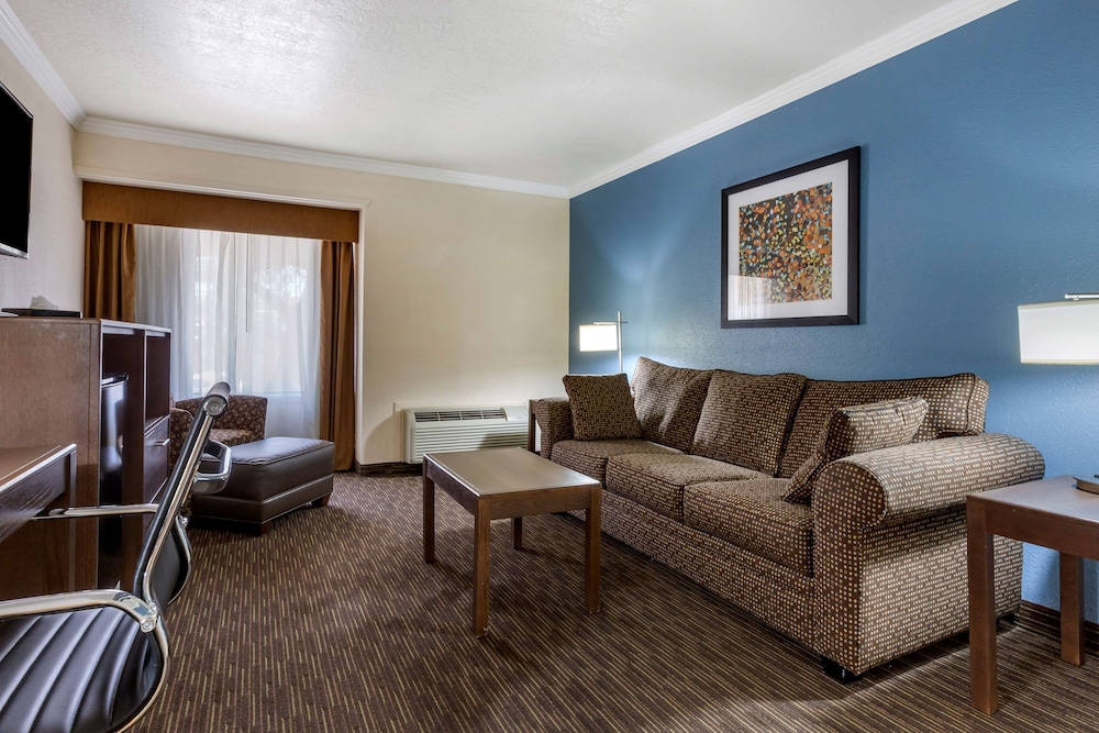 best western airport albuquerque innsuites hotel and suites