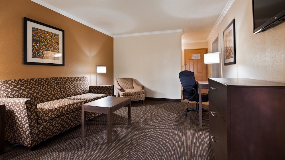 best western airport albuquerque innsuites hotel and suites