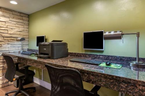 best western airport albuquerque innsuites hotel and suites