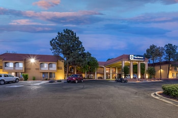 Best Western Airport Albuquerque Innsuites Hotel & Suites,Near Puerto Del Sol Golf Course,4 star