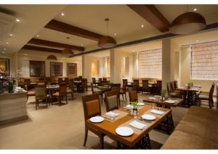 singhania sarovar portico