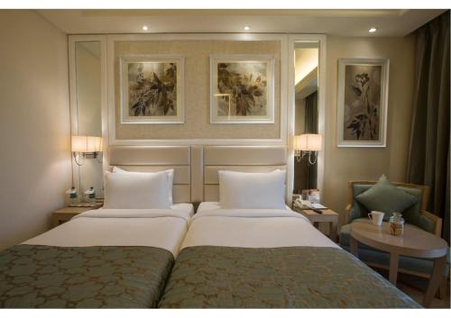 singhania sarovar portico