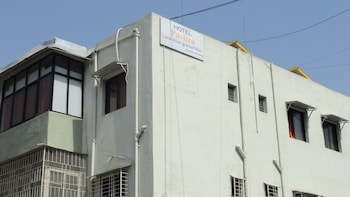 hotel pavitra