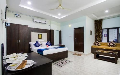 Aurum Abodes,Near Golconda Fort,2 star
