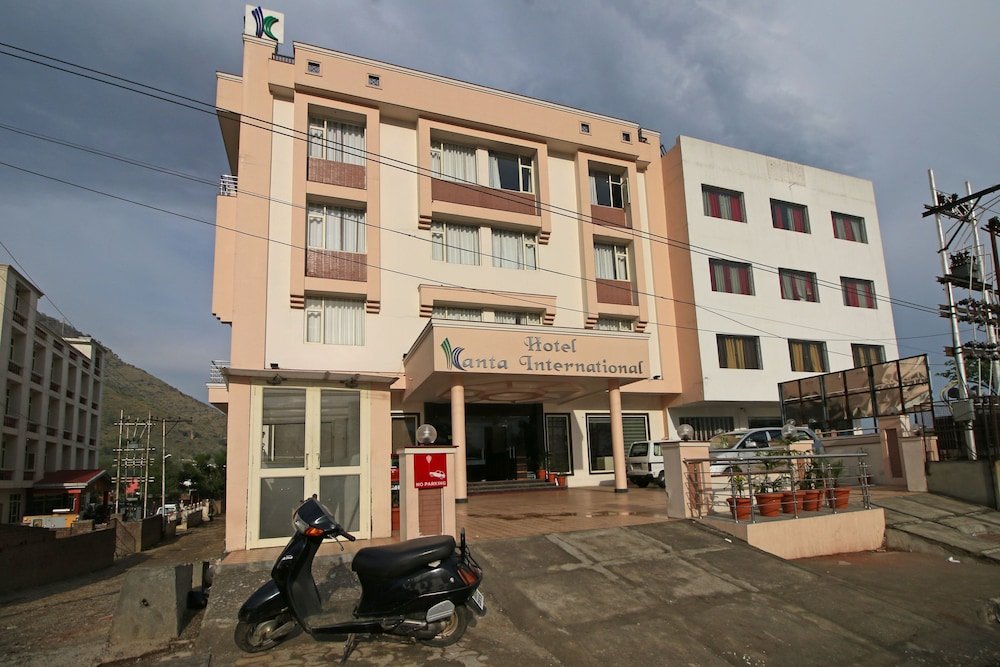 hotel vijay international