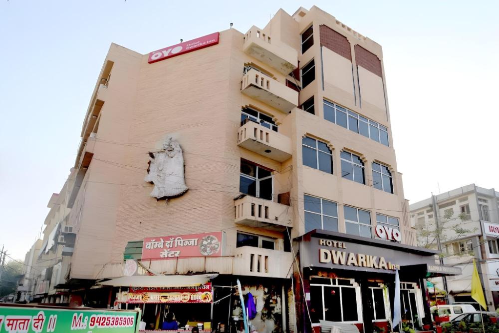 oyo 9305 hotel dwarika inn