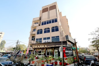 oyo 9305 hotel dwarika inn