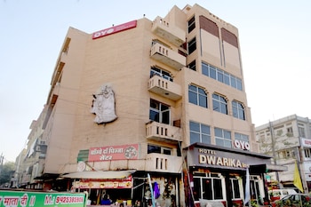 oyo 9305 hotel dwarika inn
