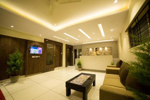 hotel plaza heights
