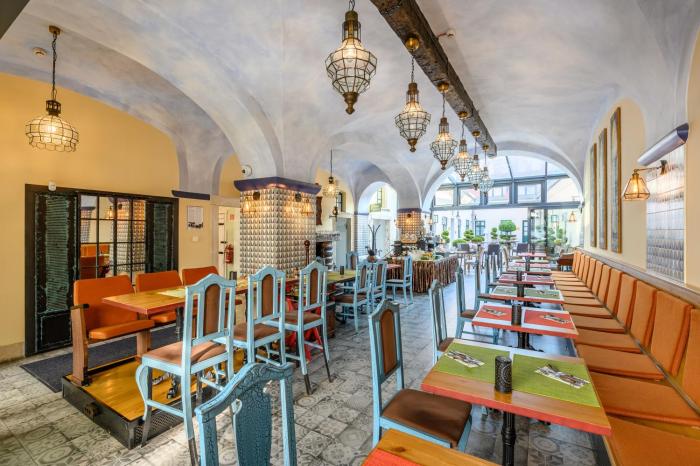 maison bistro and hotel