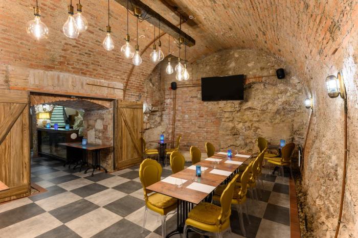 maison bistro and hotel