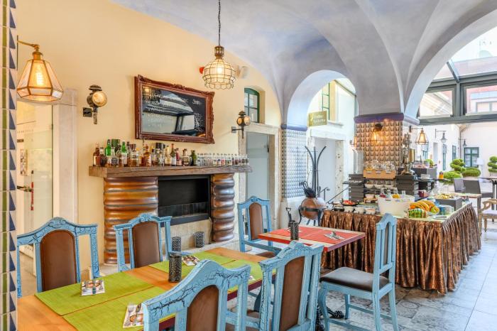 maison bistro and hotel