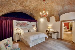 maison bistro and hotel