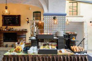 maison bistro and hotel